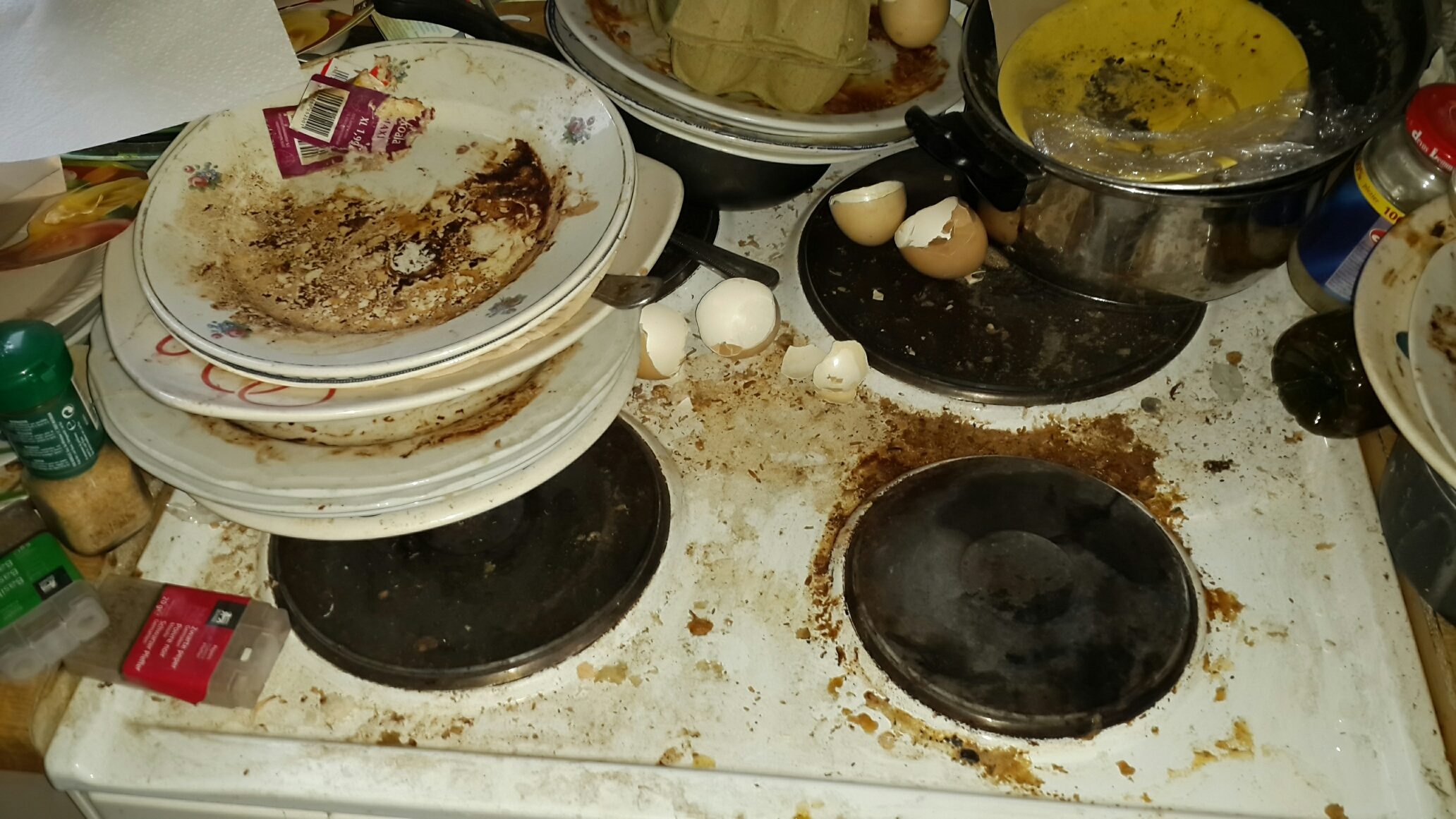 Cuisine diogène à Bruxelles avant nettoyage et désinfection de Clean désinfection Cuisine diogène à Bruxelles avant nettoyage et désinfection de Clean désinfection